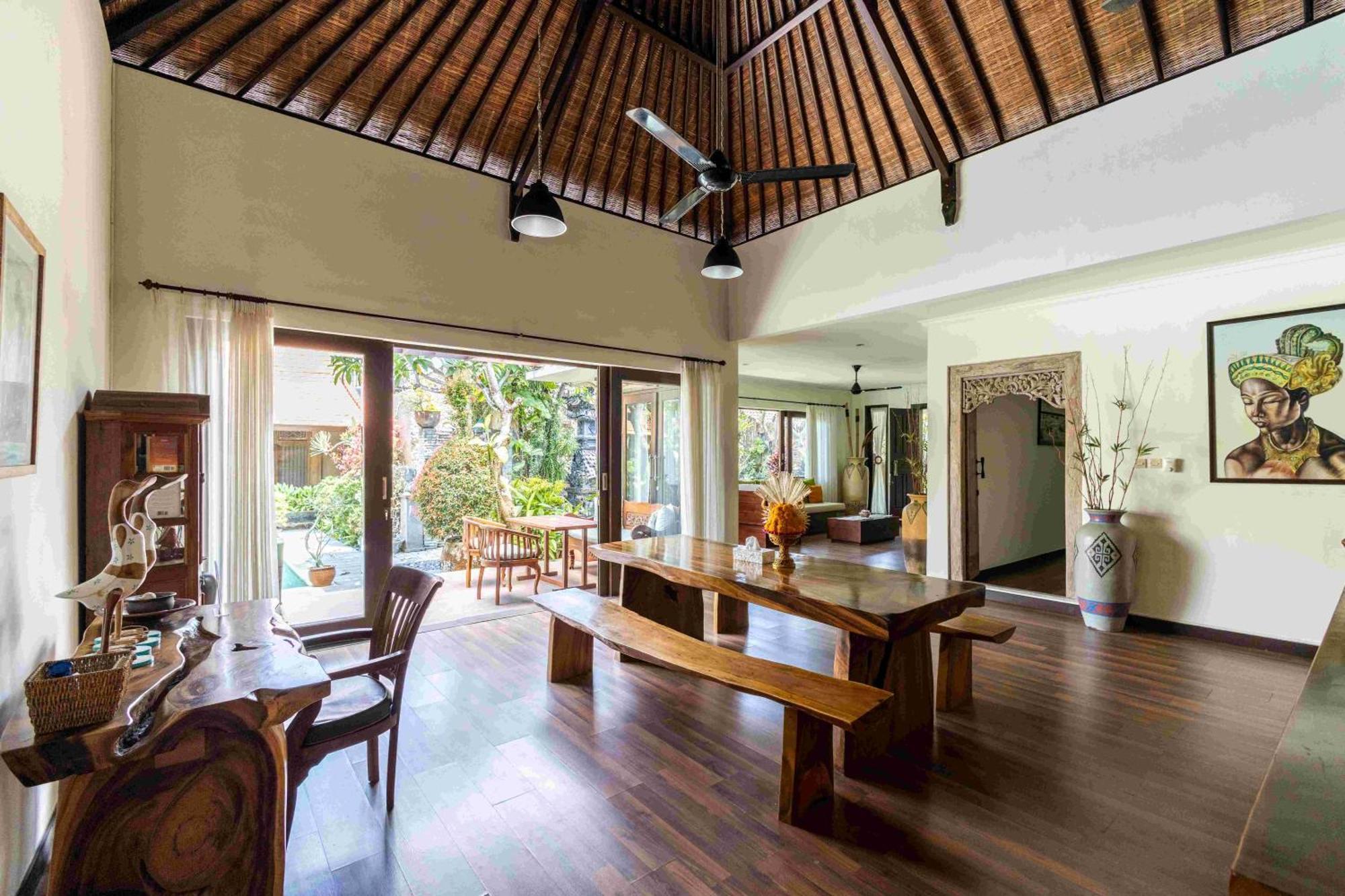 Villa Nesanur - Comfortable & Spacious Beachside Sanur Exterior photo